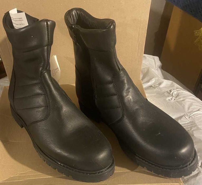 Продавам мъжки боти
