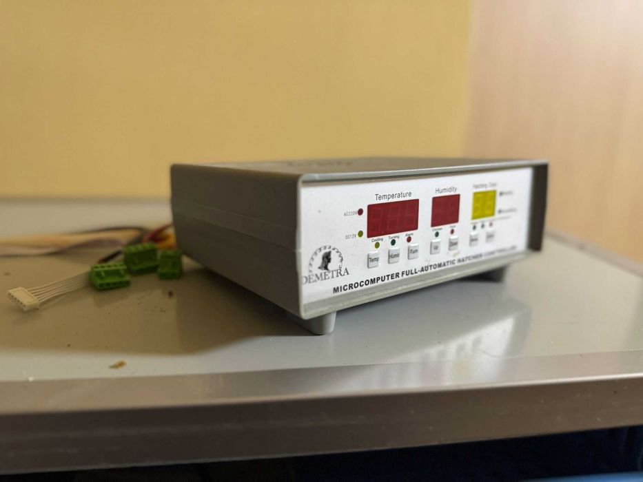 Incubator pentru oua profesional