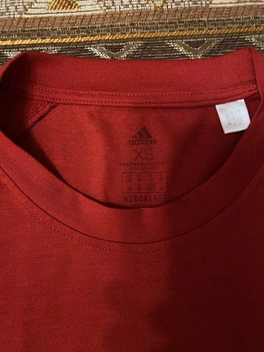 Adidas футболка