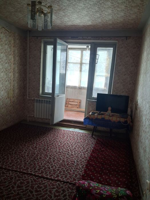 Продается 2 комнатная квартира  с 6. метровой  верандой