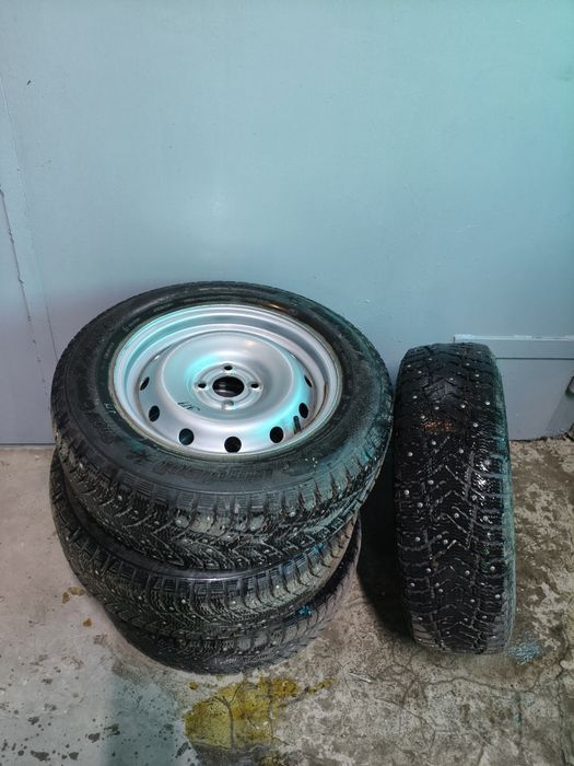 Резина шиты 195/65R15разболтовка 4/100