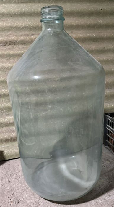 Продается бутылки для вино