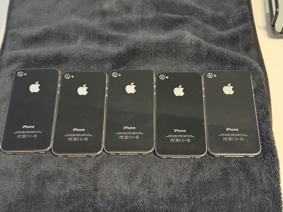 iPhone 4 cu mici defecte pret Fix