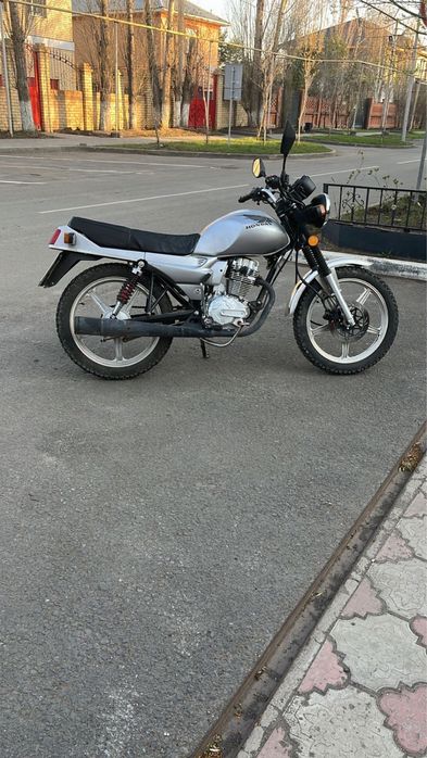 Мотоцикл 200 куб А1 оформен как 125 срочно