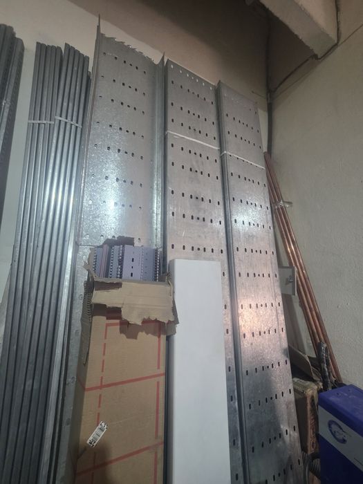 Продам лотки с крышками