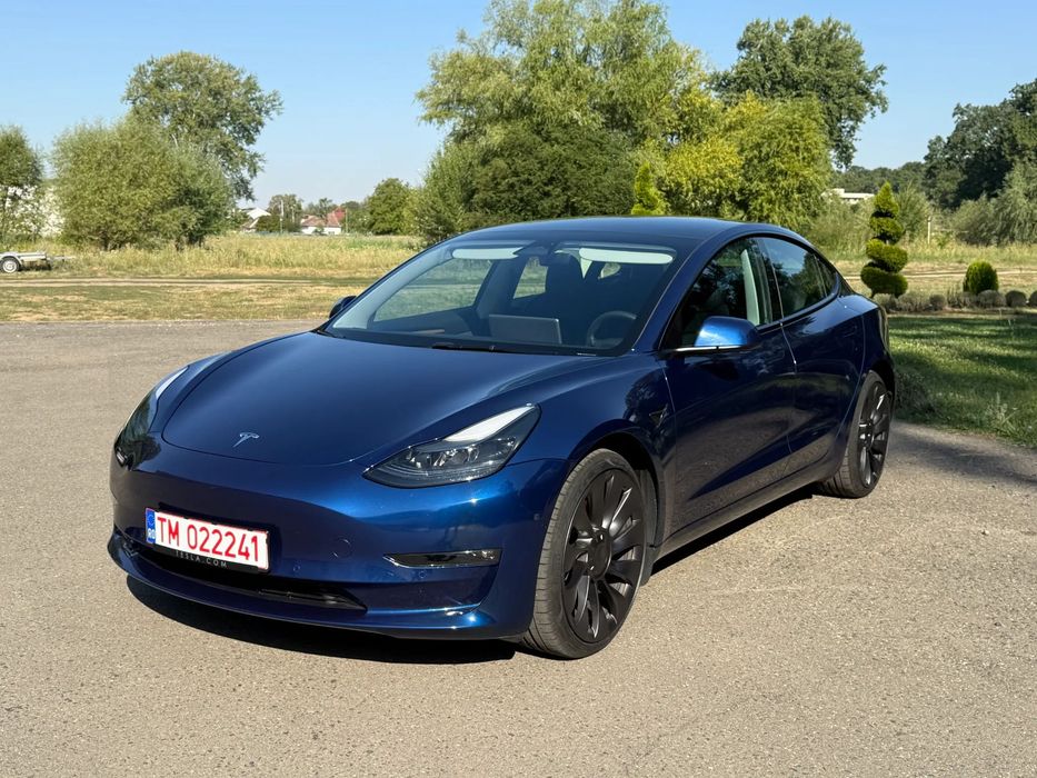 Tesla Model 3 Performance, baterie 95% !!!