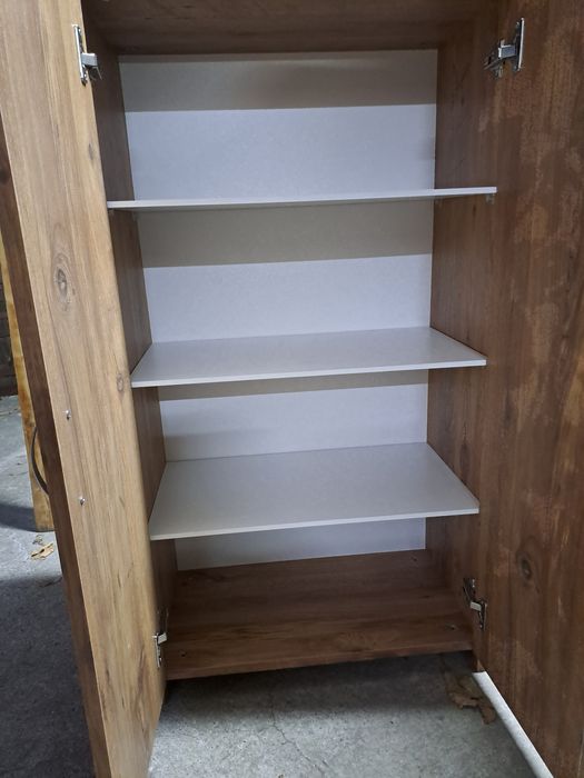 Шкафове в четири цвята- бял, розов , антрацит и дъб.