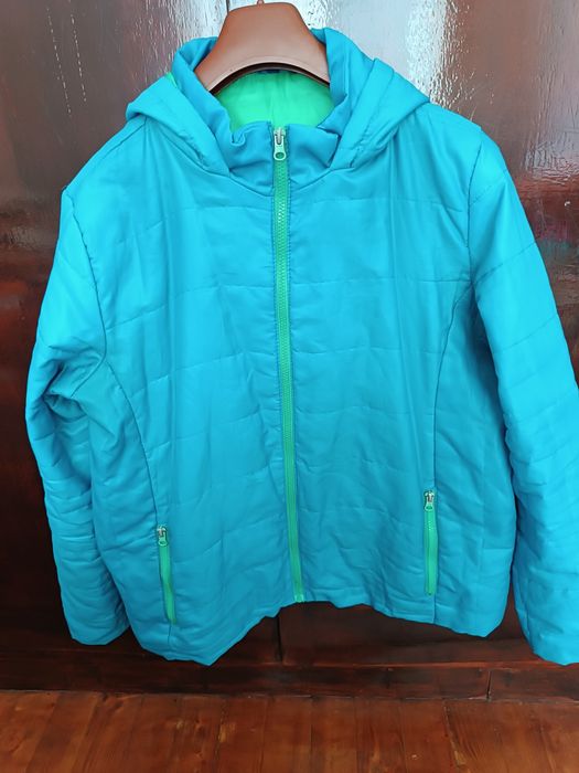 Продавам дамски якета L/XL