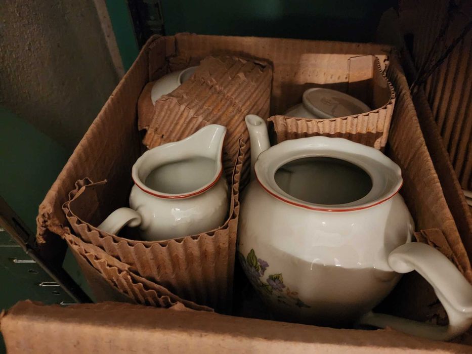 Огромен порцеланов сет Изида/IZIDA