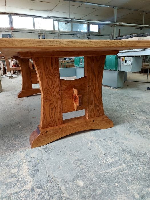 Масивна маса от Гледичия