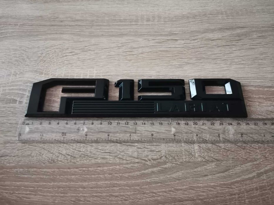 Емблема Надпис Форд Ford F150 Lariat черен