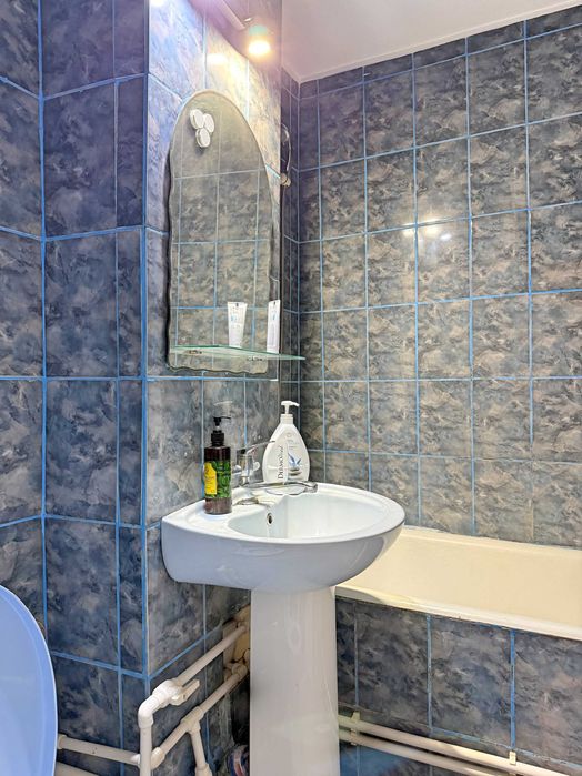 Inchiriez Apartament 3 camere-zona 1 Mai