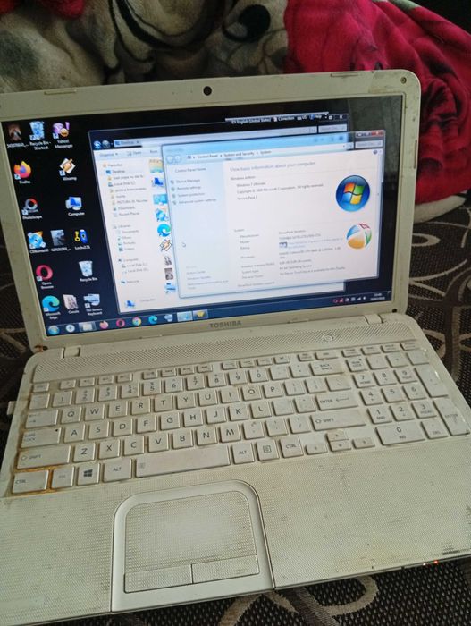 Vând laptop Toshiba satellite c855 600 ron