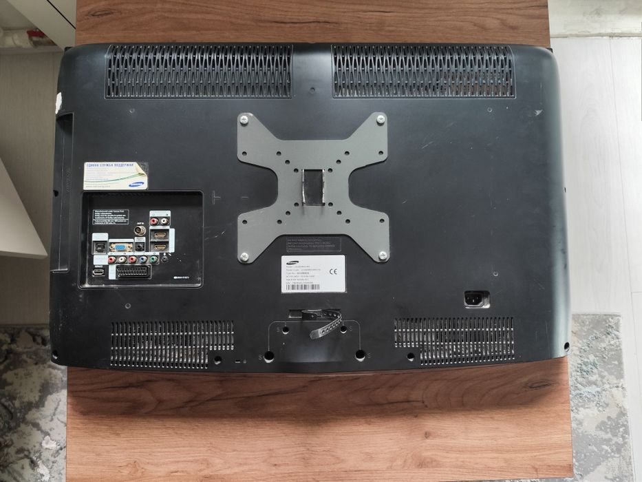 Продаю телевизор 25 000 тг (торг есть)