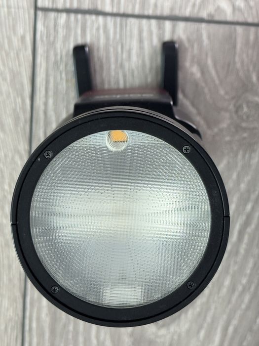 Bliț Godox V1 pentru Nikon