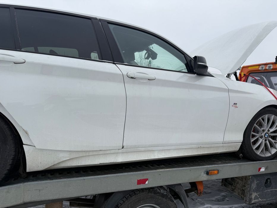 Piese bmw F20 F21 118I benzină motor N13 cutie manuală volan pe stanga far faruri cu xenon bi-xenon culoare alb alpinweiss 3 cod 300 pachet M s