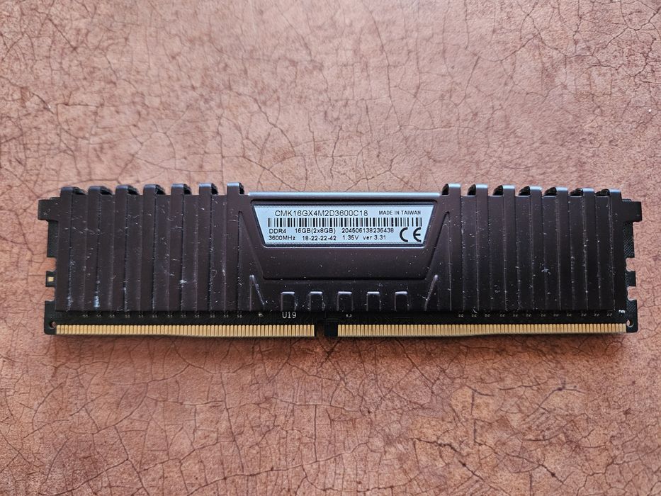 Memorie RAM 8GB DDR4 3600Mhz Corsair Vengeance LPX