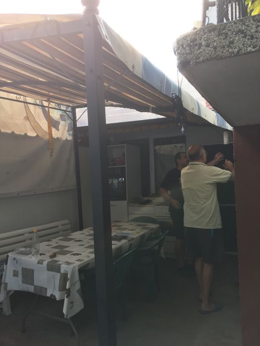 Продавам употребяван навес