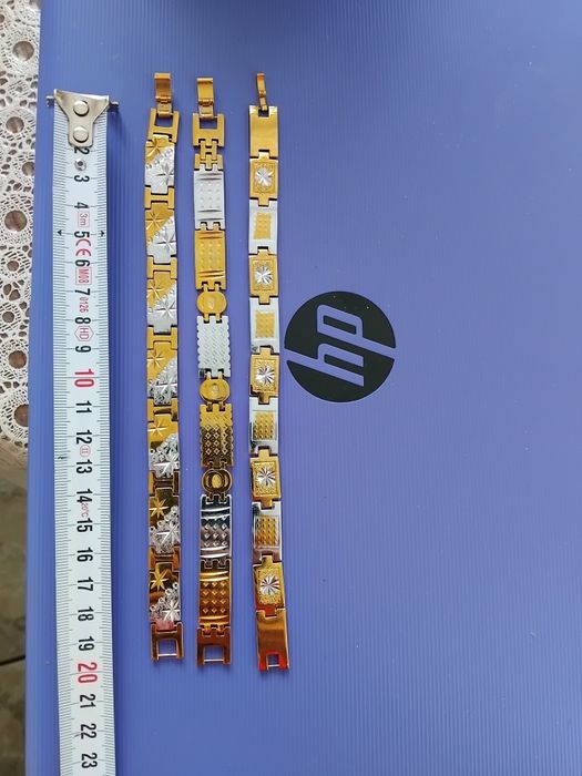 Позлатени гривни