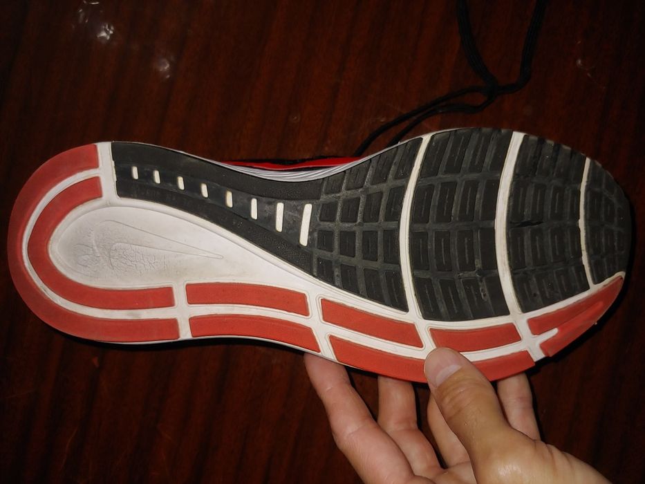 Продам муж кроссовки Nike