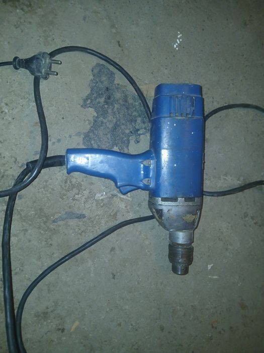 Отдам электро дрель. НЕ РАБОТАЕТ. Отдам
