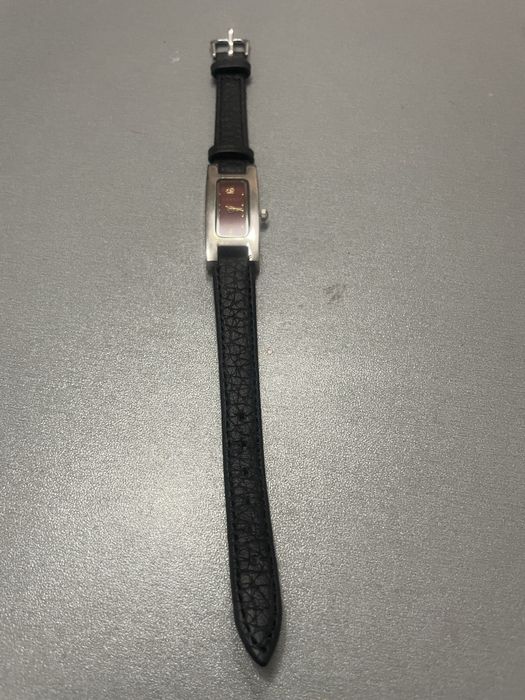 Продавам два часовника