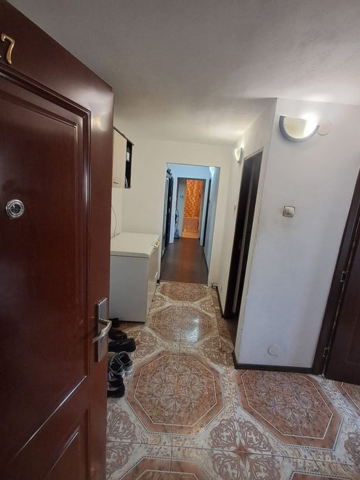 Vand apartament zona cetate
