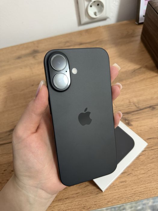 Iphone 16, черный, 128 гб, акб 100%