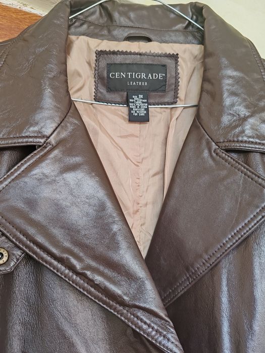 Geaca/haina/palton/trenci dama scurta din piele 3X mărime  mare  NOUA