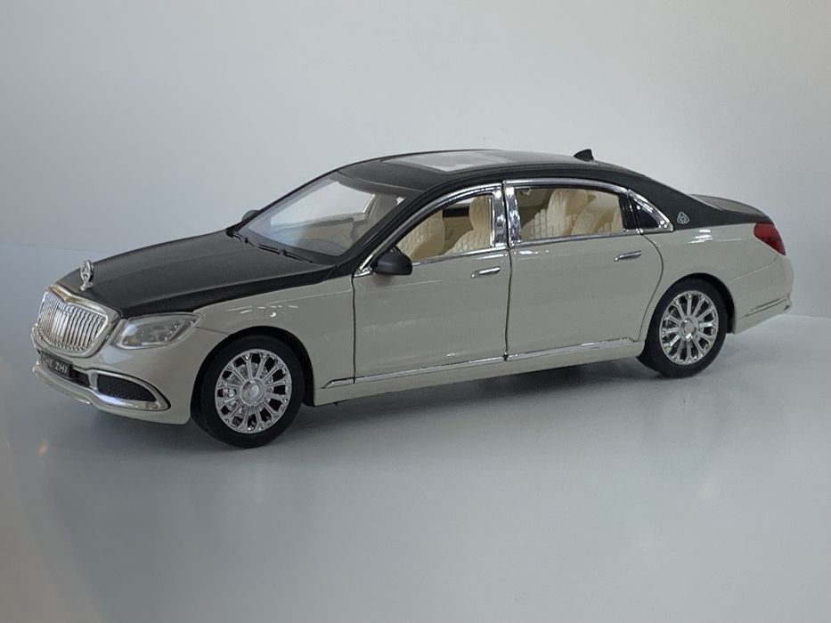 Modelka Mercedes-Benz Maybach S600 1:24