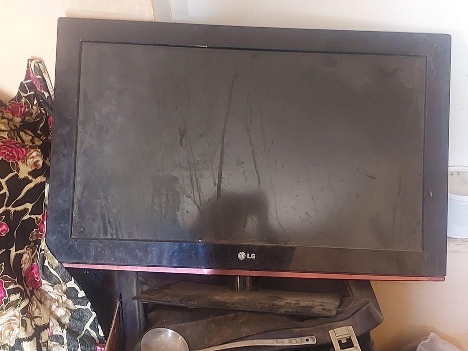 Телевизор на запчасть