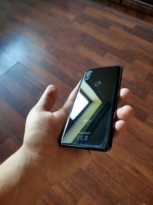 Mi mix 3 flagman