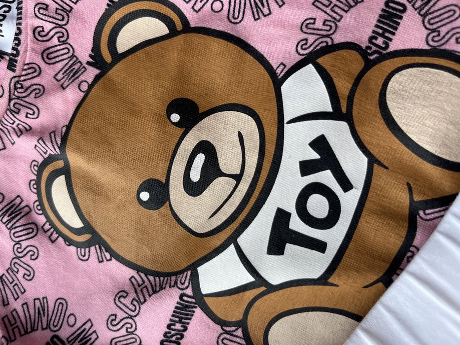 Karl Legerfeld 74, Moschino 74