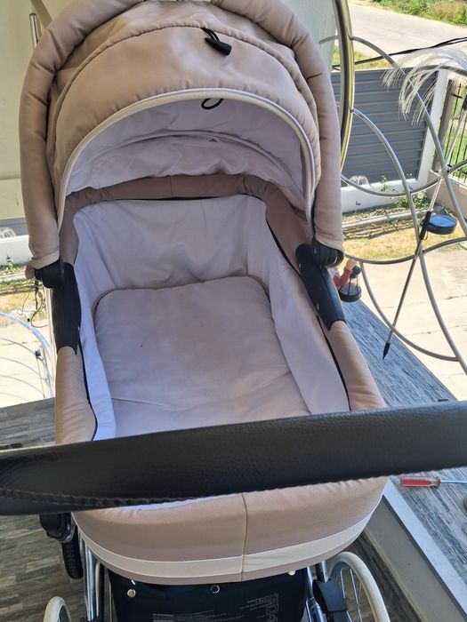 Carucior 3 in 1,folosit foarte puțin