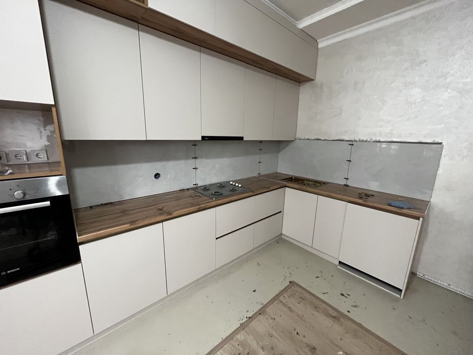 Опытный кафельщик