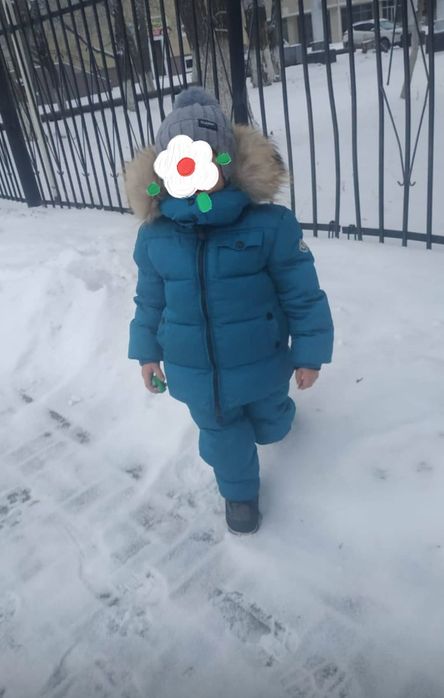 Продам зимний комбинезон 3-5 лет