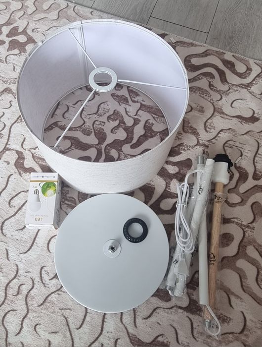 Стилна Настолна лампа