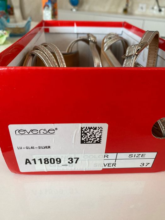 Сандали нови ! !