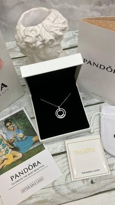 Подарки на 8 марта Пандора колье