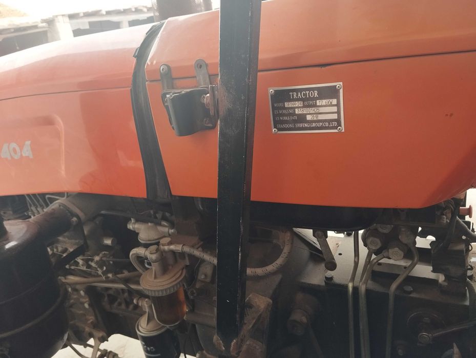 Трактор CHIMGAN 404 сотилади. Срочно! Пул керак булди шунга.