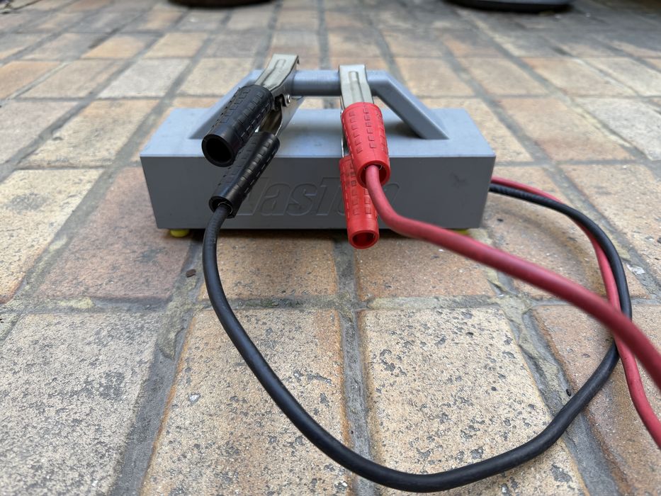 Поддържащо захранване за автосервиз 1200W / до 14v