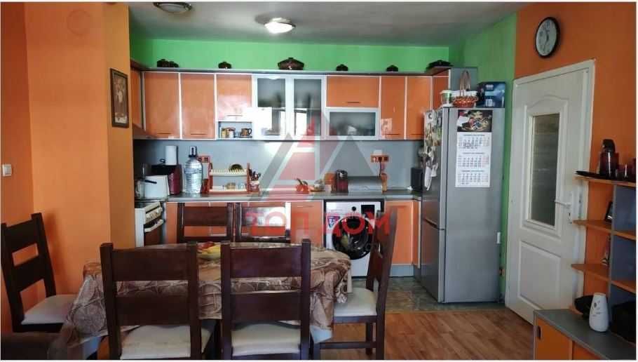 Дава се под наем Тристаен апартамент в Варна, Автогара - 65 кв.м за 484.5 € - Снимка #3