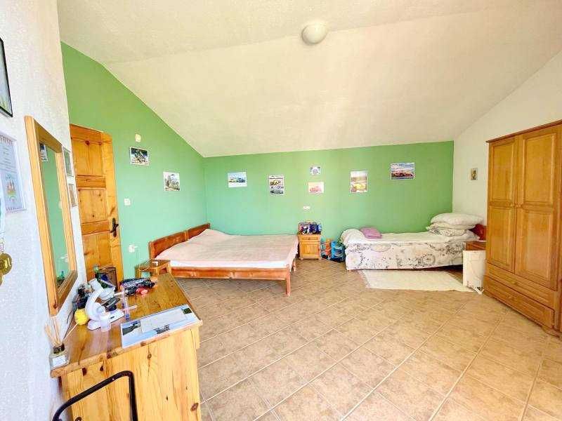 Продава се Хотел в Свети Влас - 452 кв.м за 426 €/кв.м - Снимка #1
