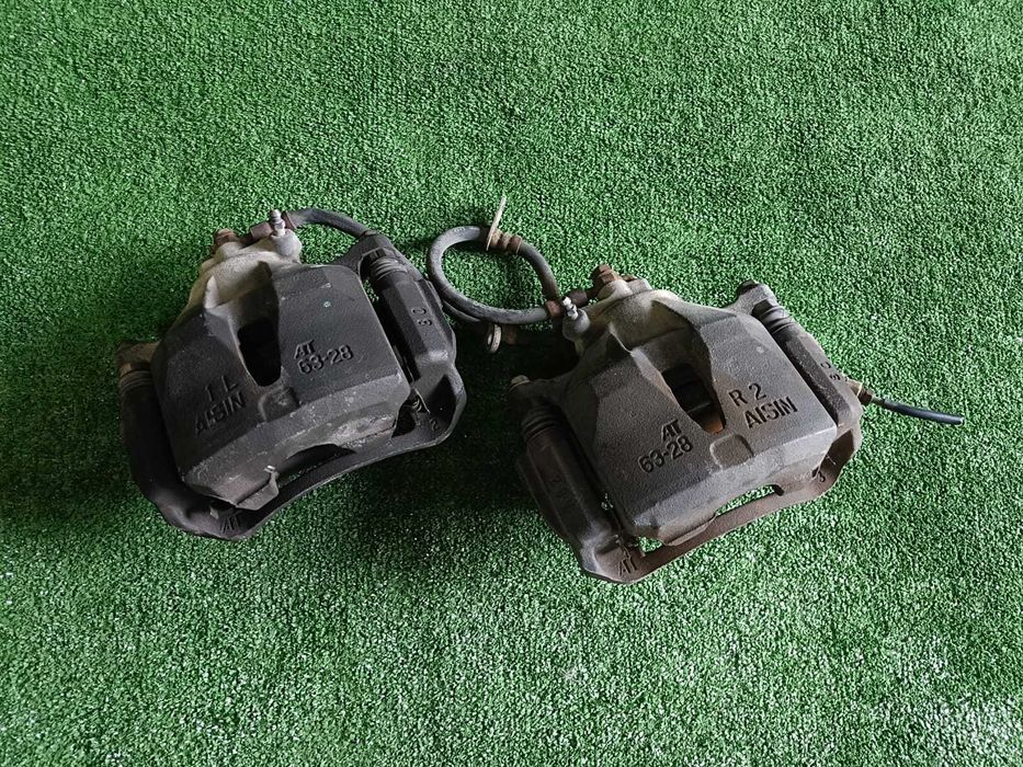 Продам передний суппорт от Toyota Camry 30 35