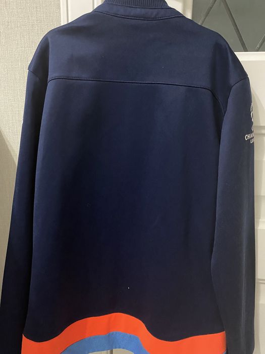 Продам спортивную кофту