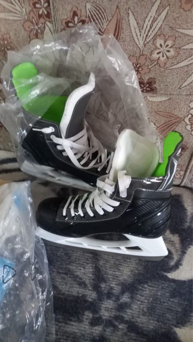Коньки Bauer XLS