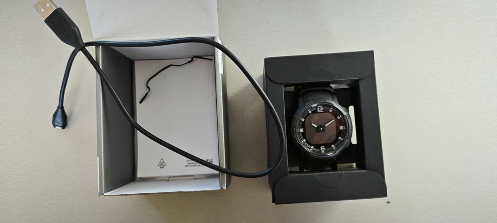 Продавам Garmin Instinct crossover solar