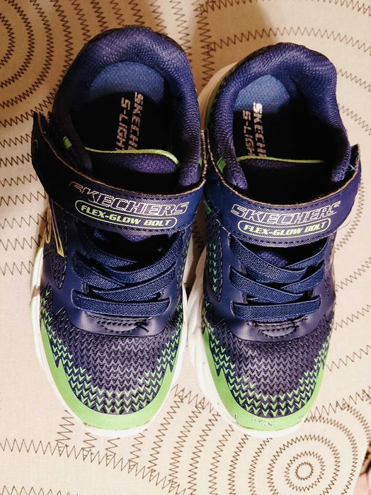 светещи маратонки Skechers