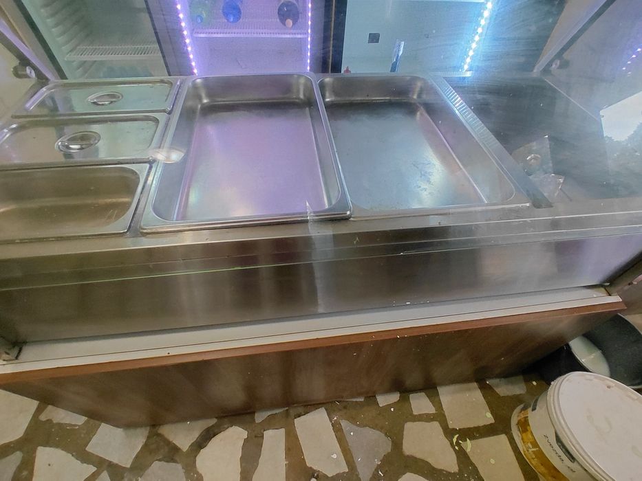Продавам топла витрина