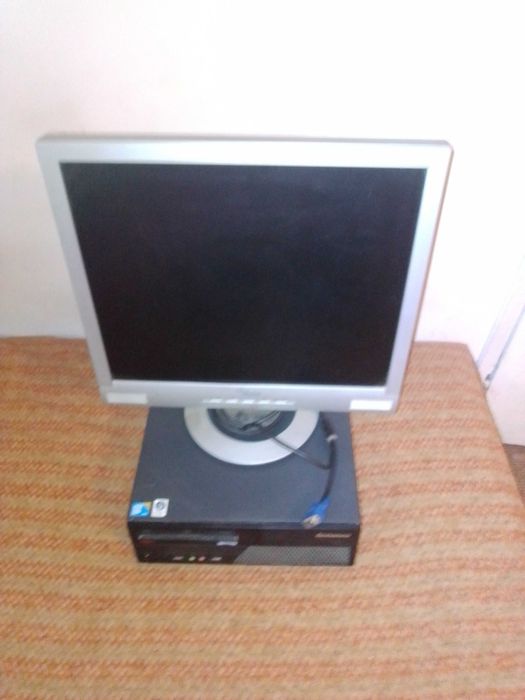 Kомпютър с монитор Lenovo ThinkCentre M58p 7630